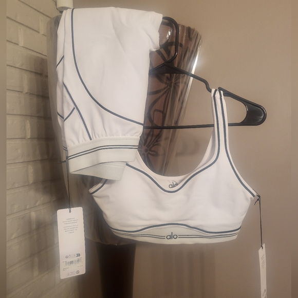 Alo-Airbrush High-Waist Heart Throb Bra & Legging Set -NWT - Picture 12 of 12